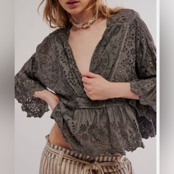 Magnolia Pearl Tops - Magnolia Pearl Eyelet Top in Ozzy NWT